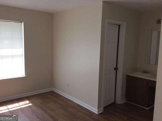 Building Photo - 200 Sheraton Ct