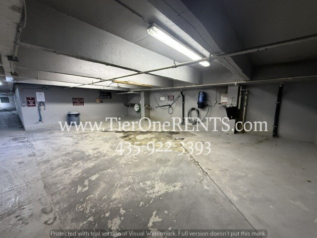 Building Photo - This property offers a NO DEPOSIT option available for qualified renters