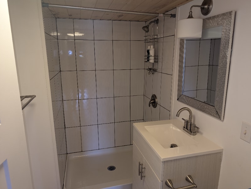 Building Photo - 306 Davis St