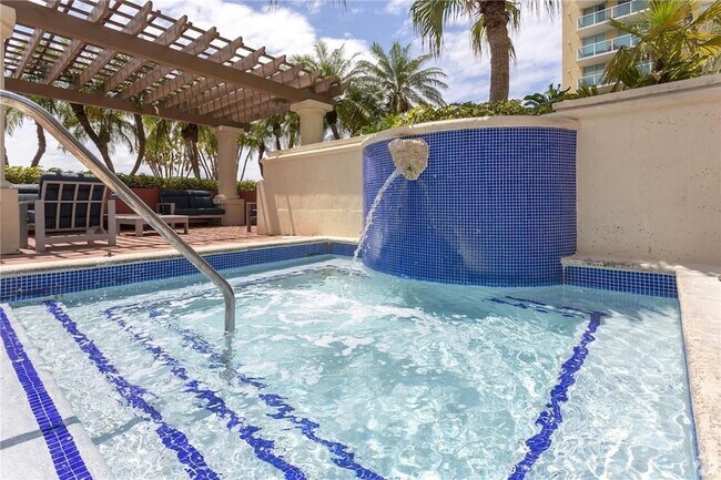 Building Photo - 16900 N Bay Rd