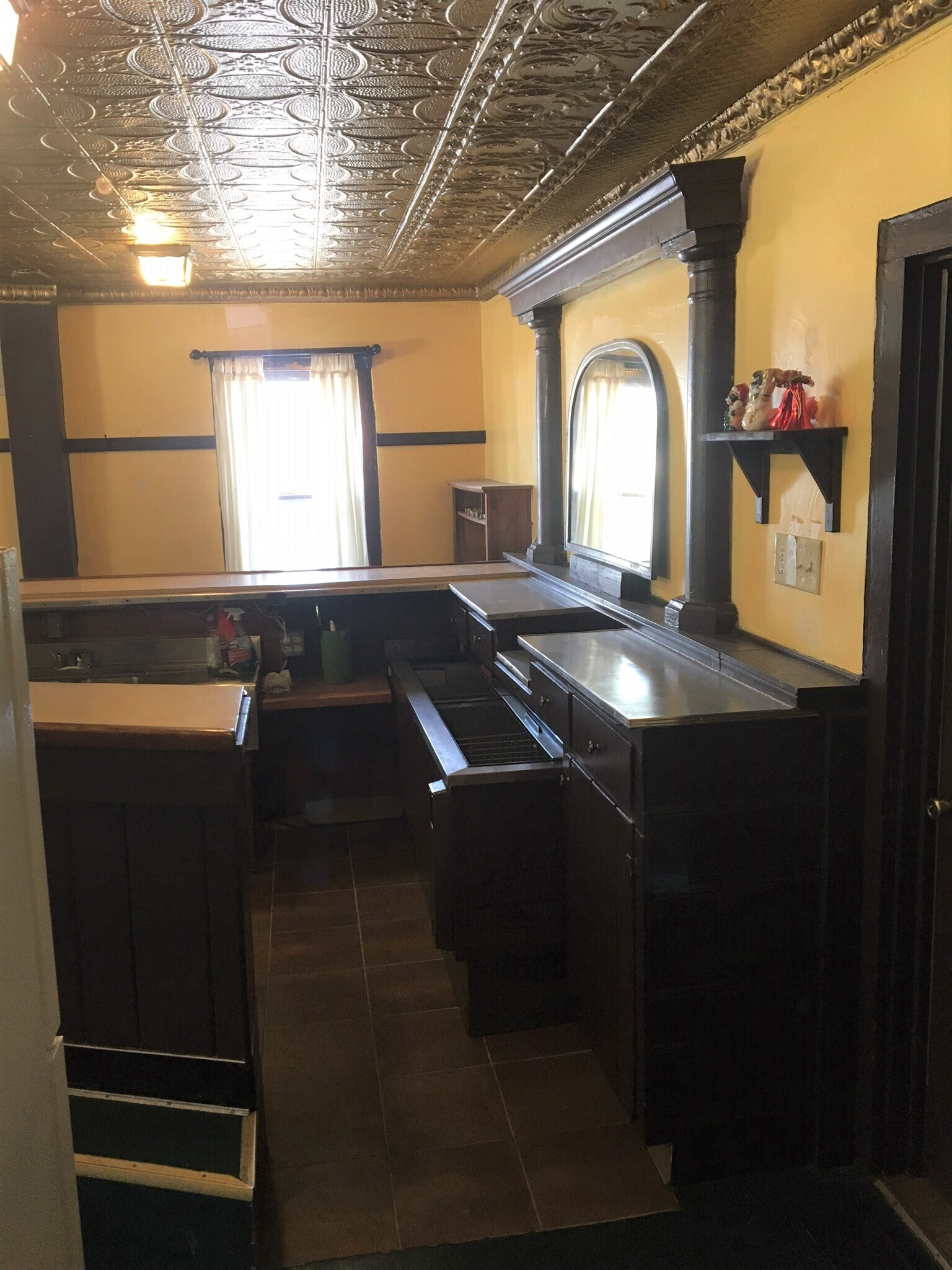 bar room kitchen - N8133 Franklin Rd