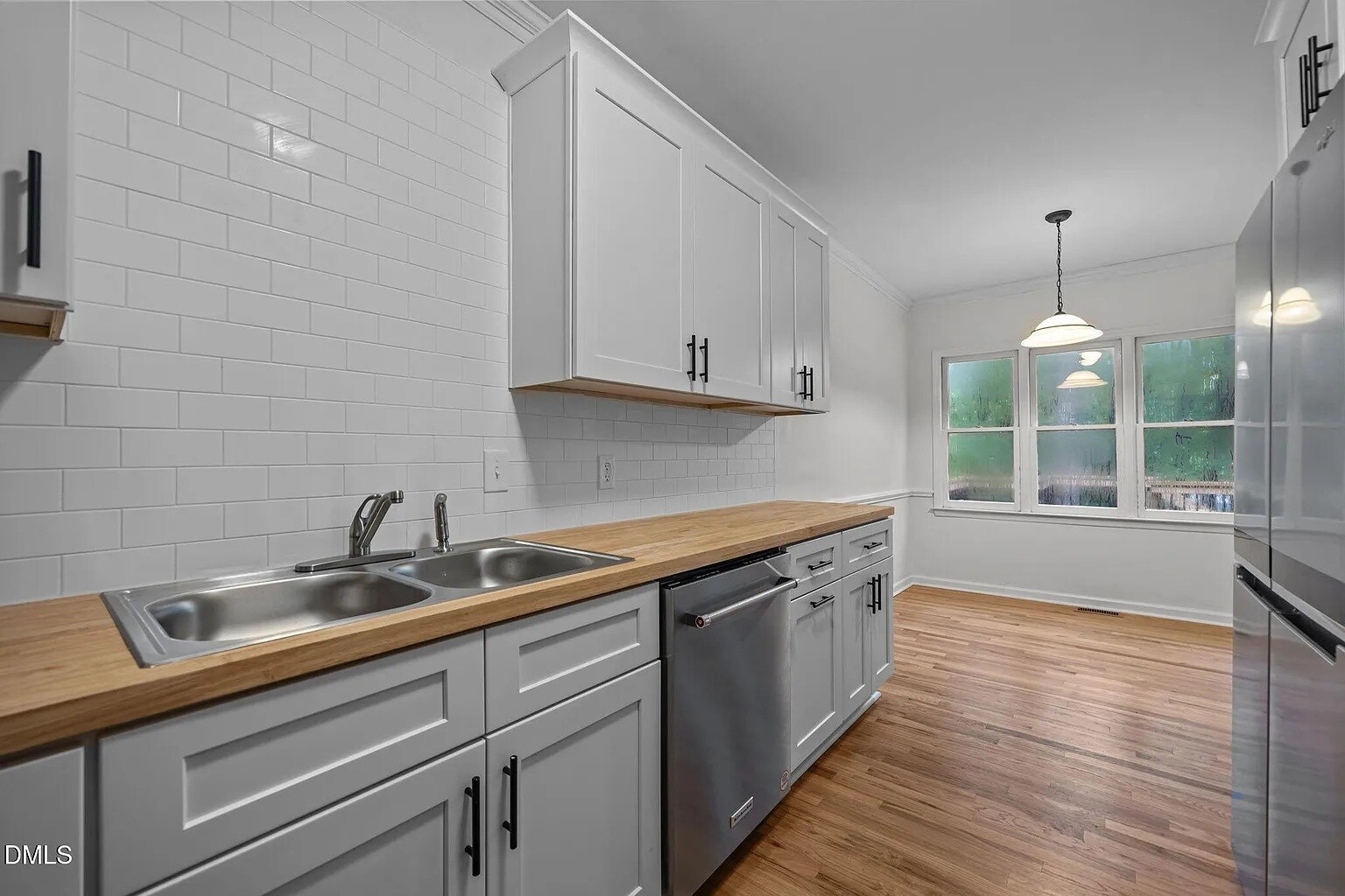 Shared Kitchen - 1033 Oak Lake Ct