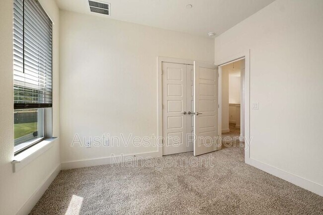 Building Photo - 11202 Gadsen Ln
