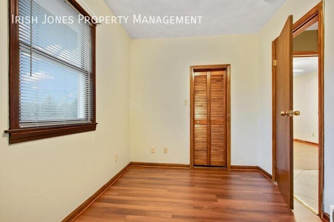 Building Photo - 479 Lake Ave