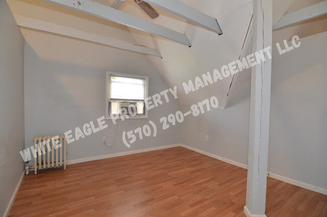 Building Photo - 641 Alder St
