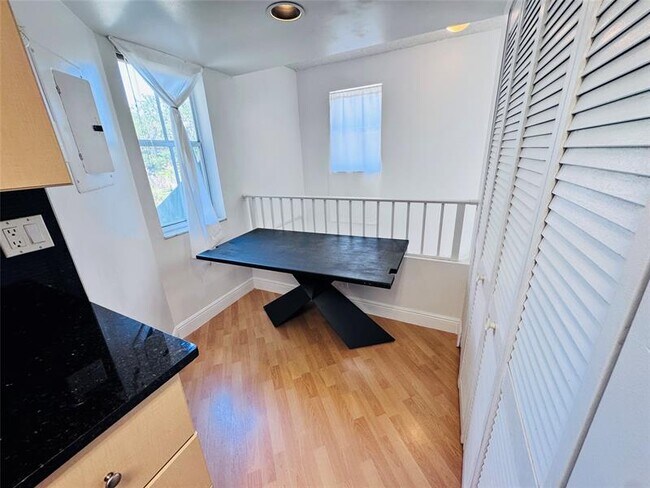 Building Photo - 2827 N Course Dr
