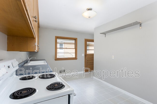 Building Photo - 4950 Sheridan Ave S