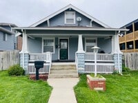 Building Photo - Spacious Home w/ Fenced Backyard