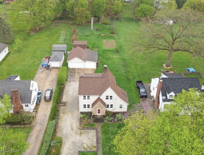 Building Photo - 3221 Killian Rd