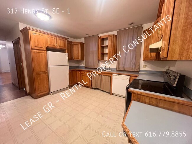 Building Photo - Two Bedroom Spacious Unit in Cherry Hill! ...