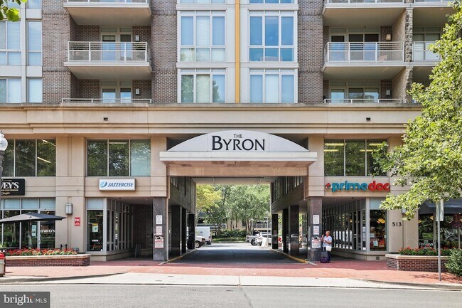 Building Photo - 513 W Broad St
