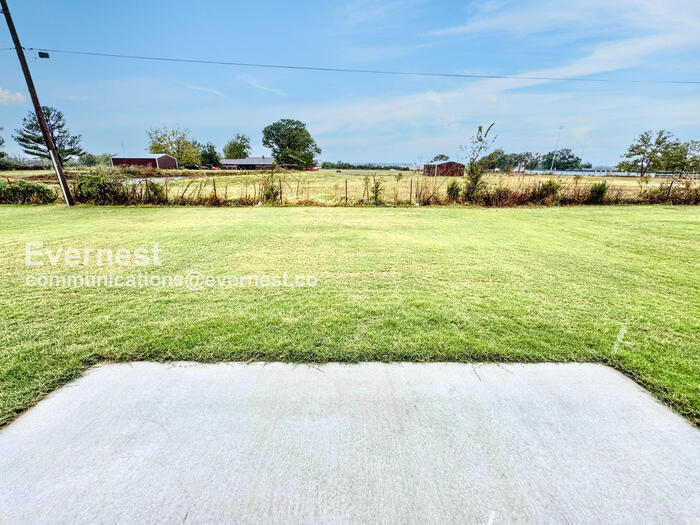 Building Photo - 707 N Dogwood Ave