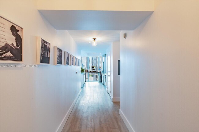 Building Photo - 888 Biscayne Blvd