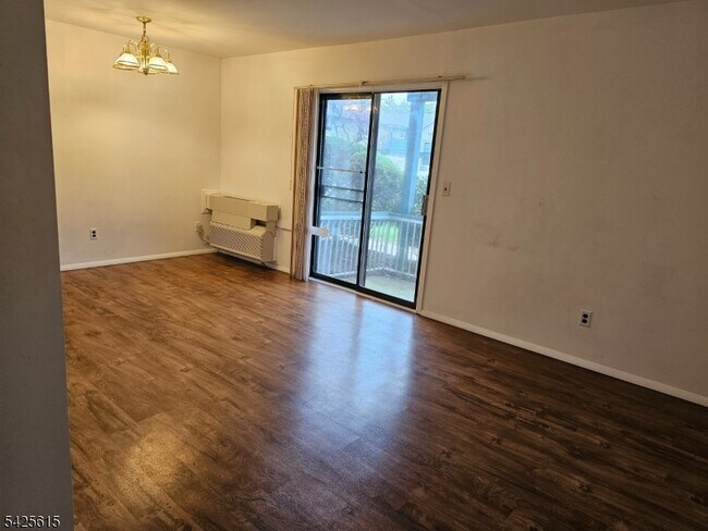 Building Photo - 20 Delar Pkwy