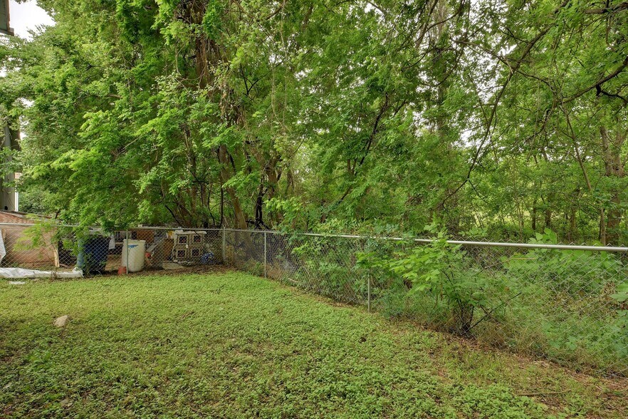 Building Photo - 5303 Spring Meadow Rd