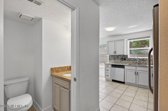 Building Photo - 518 Tuxedo Ct