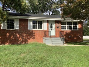 Building Photo - 8902 Maplebrook Rd
