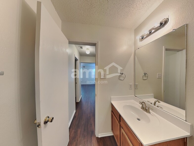 Building Photo - 4026 Holly Leaf Ct