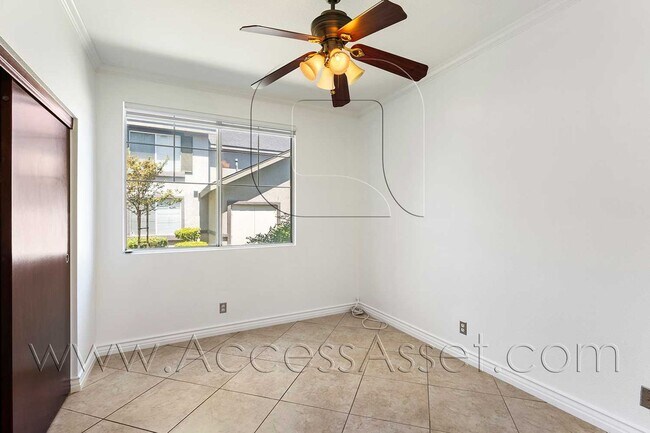 Building Photo - 3410 E Salisbury Cir
