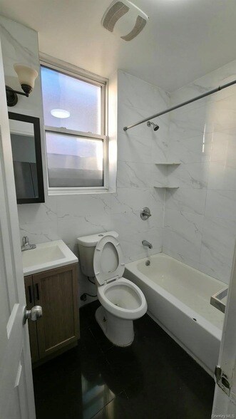 Building Photo - 106-31 156th St