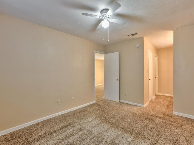 Building Photo - 3208 Ginger Dr