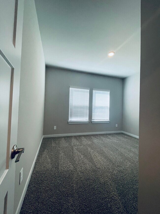 Building Photo - 14238 Wonder Lake Ln