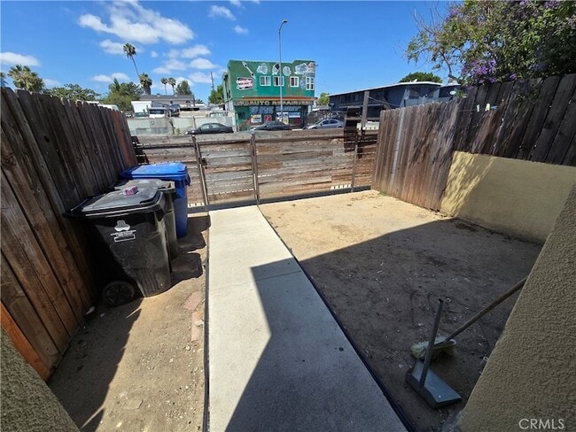 Building Photo - 10218 San Pedro St