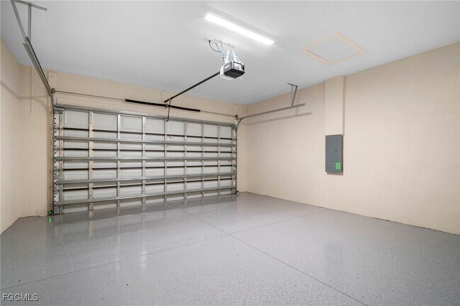 Building Photo - 3244 32nd Ave SE