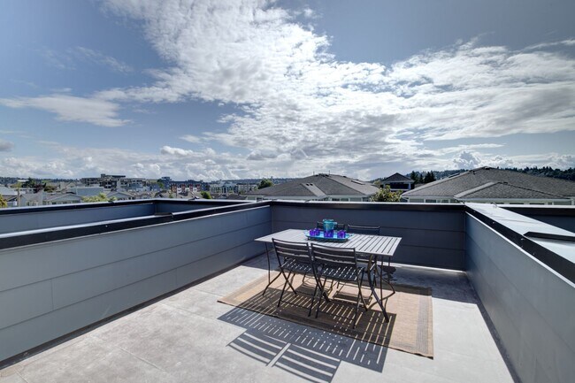 Building Photo - 3bd/2.5ba Seattle Townhome