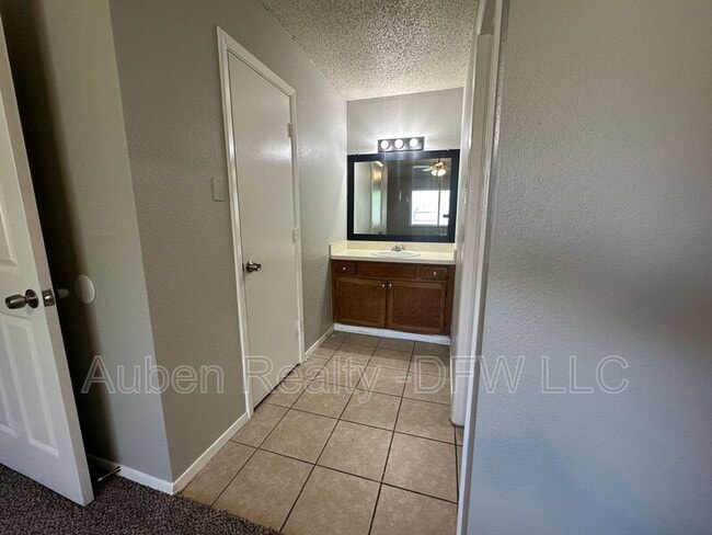 Building Photo - 1021 Vera Ct