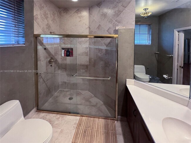 Building Photo - 375 Sabal Way