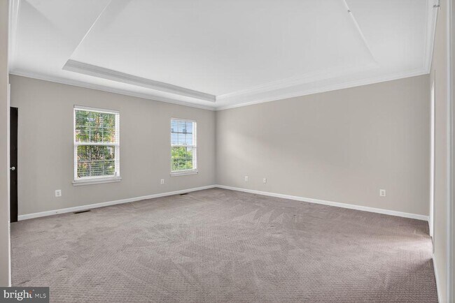 Building Photo - 2621 Eastbourne Dr
