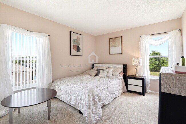 Building Photo - 824 Lake Biscayne Way