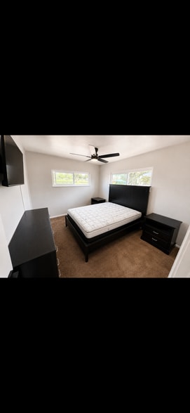 Building Photo - 6688 Montclair Dr