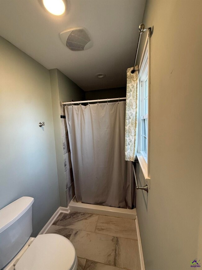 Building Photo - 5035 Housers Mill Rd