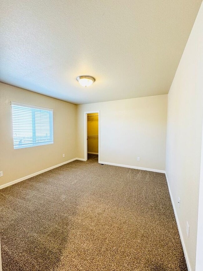 Building Photo - Spacious Ranch Style Home with 3 Bedrooms ...