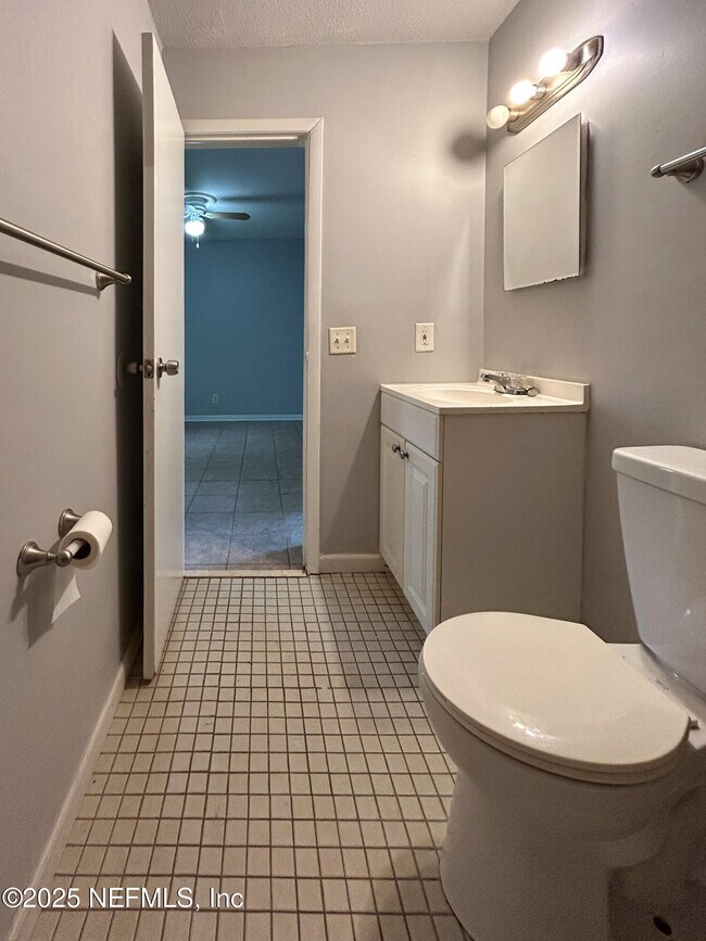 Building Photo - 1122 Woodruff Ave