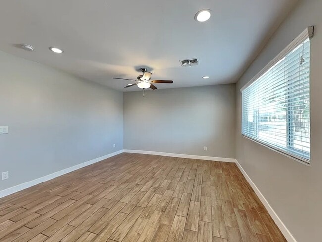 Building Photo - 1211 W Elna Rae St