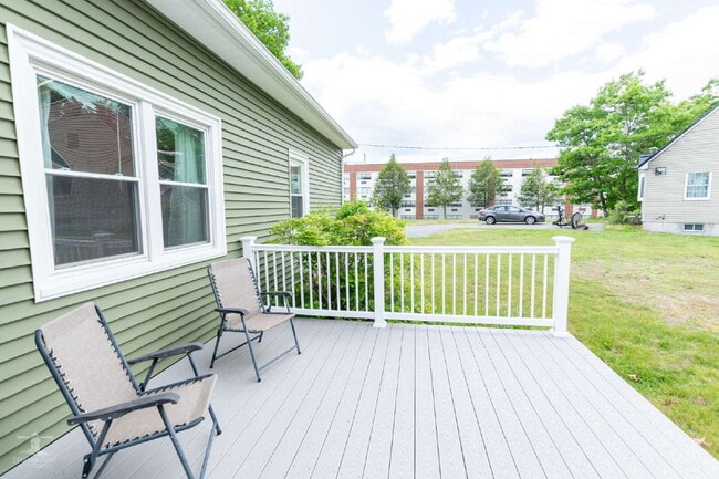 Building Photo - Charming 3BR South Portland Single-Family Home | Sunroom, Garage, Basement Storage & Spacious Yard