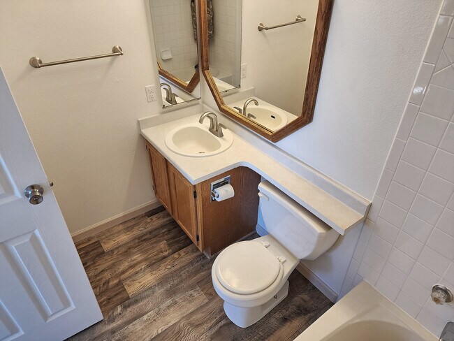 Building Photo - 1175 Goodview Ct