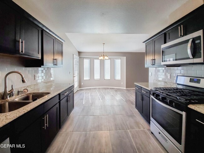 Building Photo - 12004 Mesquite Thorn Dr