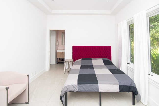 Building Photo - 8208 Twin Lake Dr