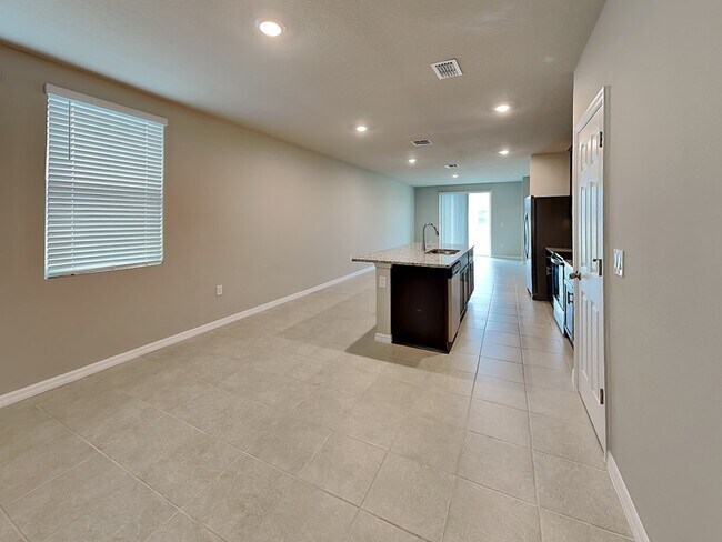 Building Photo - 2410 Brassie Ct
