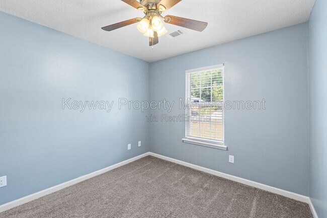 Building Photo - 1904 Lobelia Ln