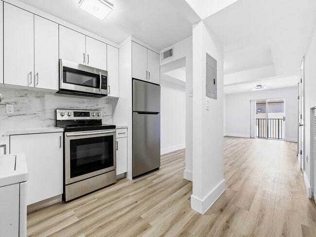 Building Photo - 2925 W 80th St