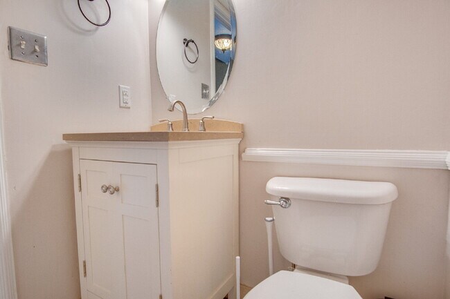 Building Photo - Pool Home with Office, Two Primary Suites ...