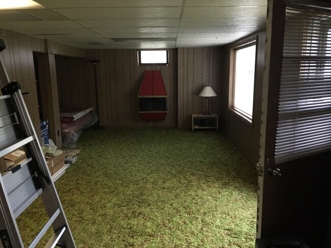 Building Photo - Great Home W/Detached Garage, Close to Campus!