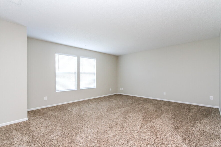 Building Photo - 738 Rosea Ct