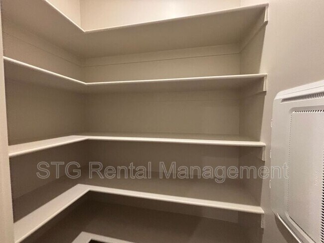 Building Photo - 929 S 4380 W