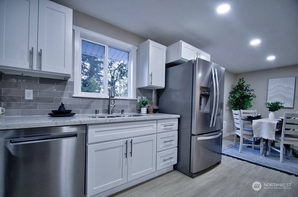 Building Photo - 6720 Alder Glen Dr SE